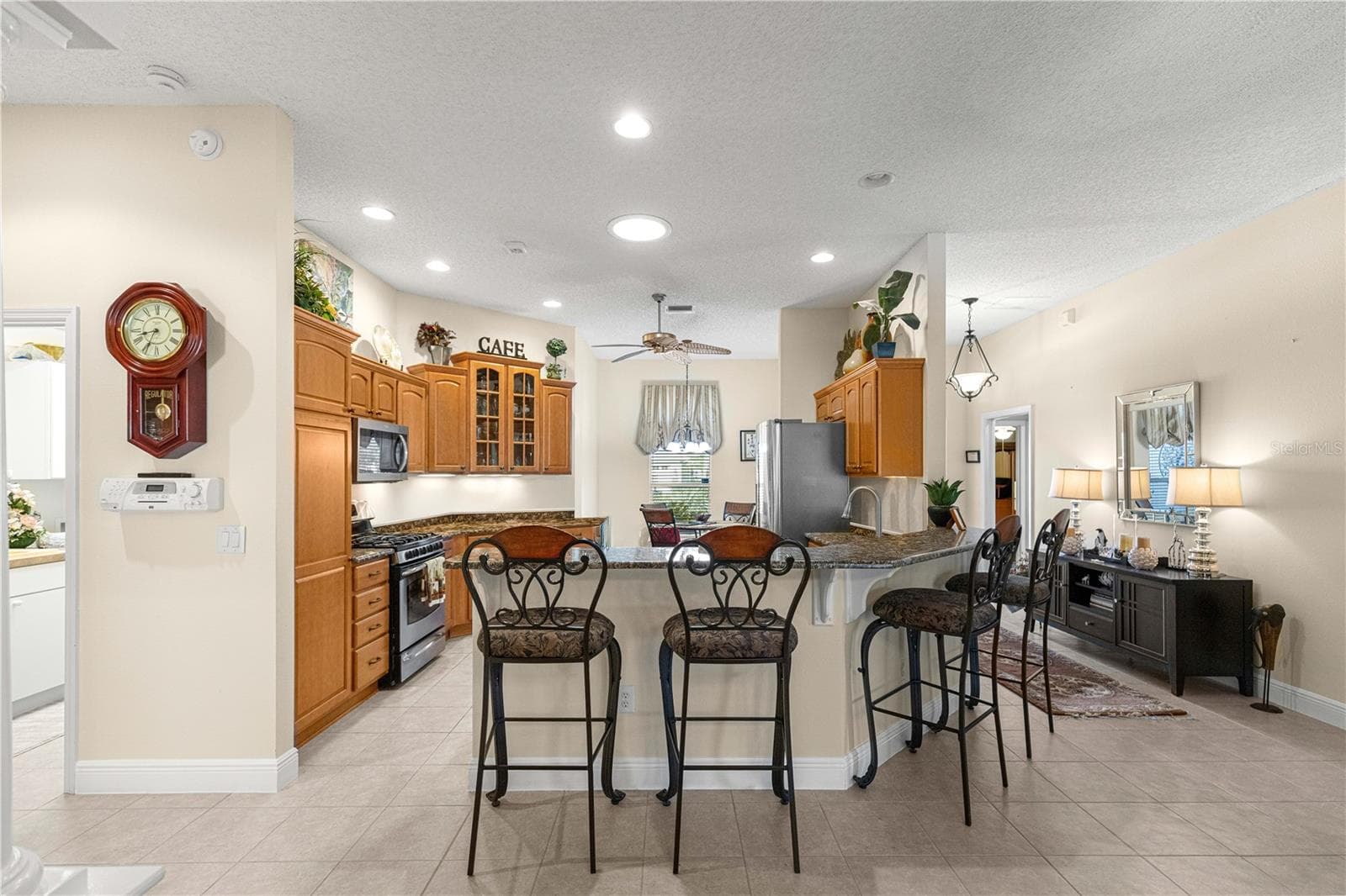 Single Family Residence at 571 TROY LOOP, THE VILLAGES, photo 6 of 17