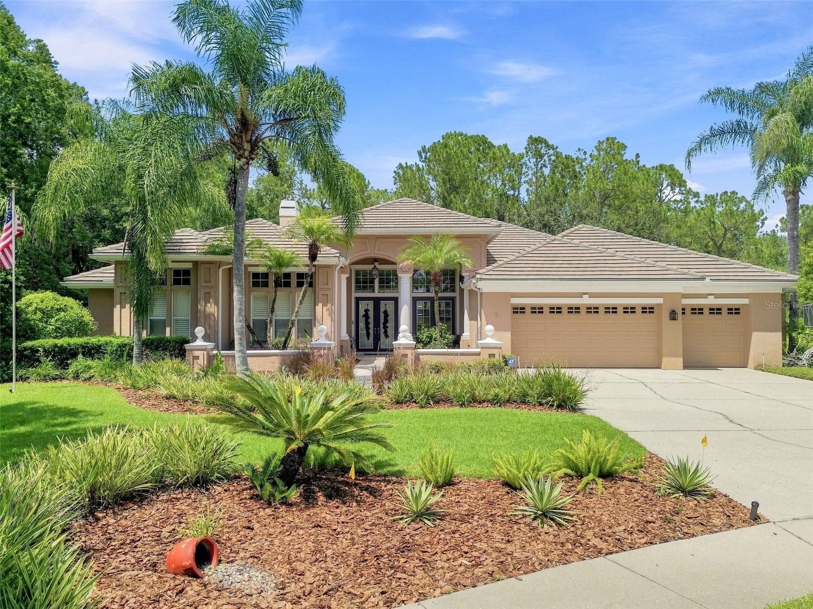 Single Family Residence at 9212 PINE ISLAND CT, TAMPA, photo 3 of 111