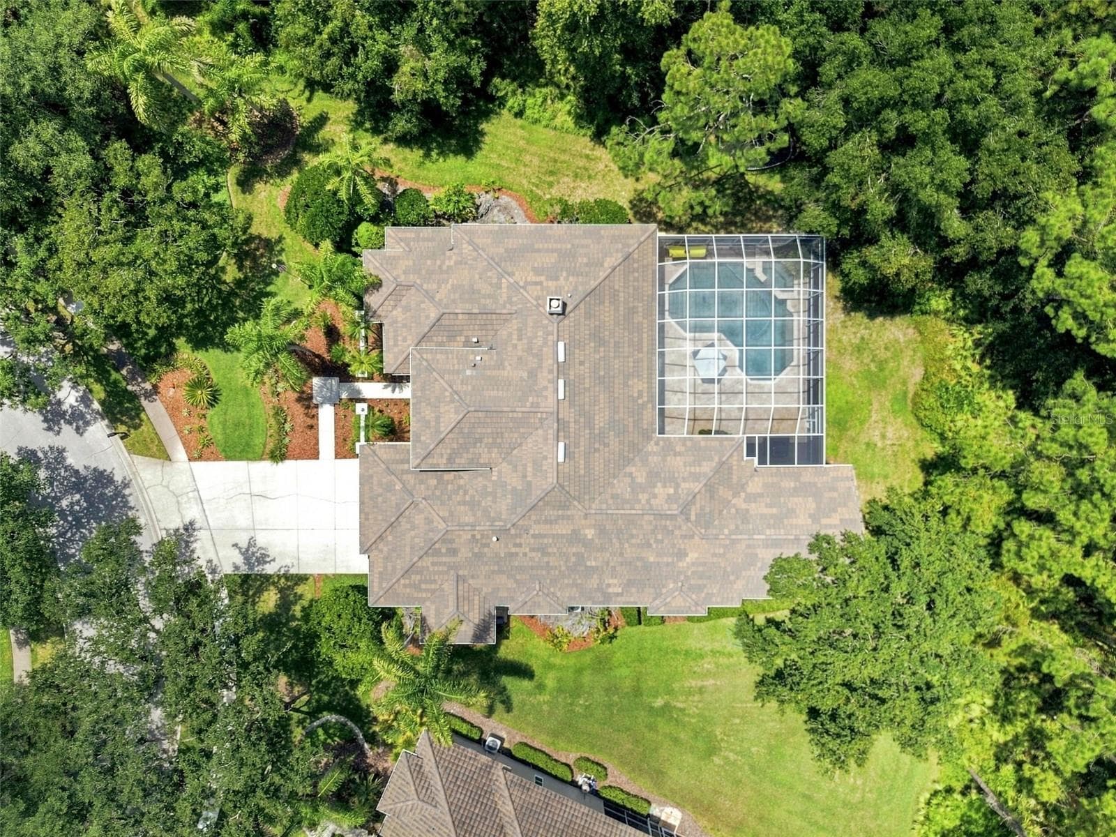 Single Family Residence at 9212 PINE ISLAND CT, TAMPA, photo 2 of 111