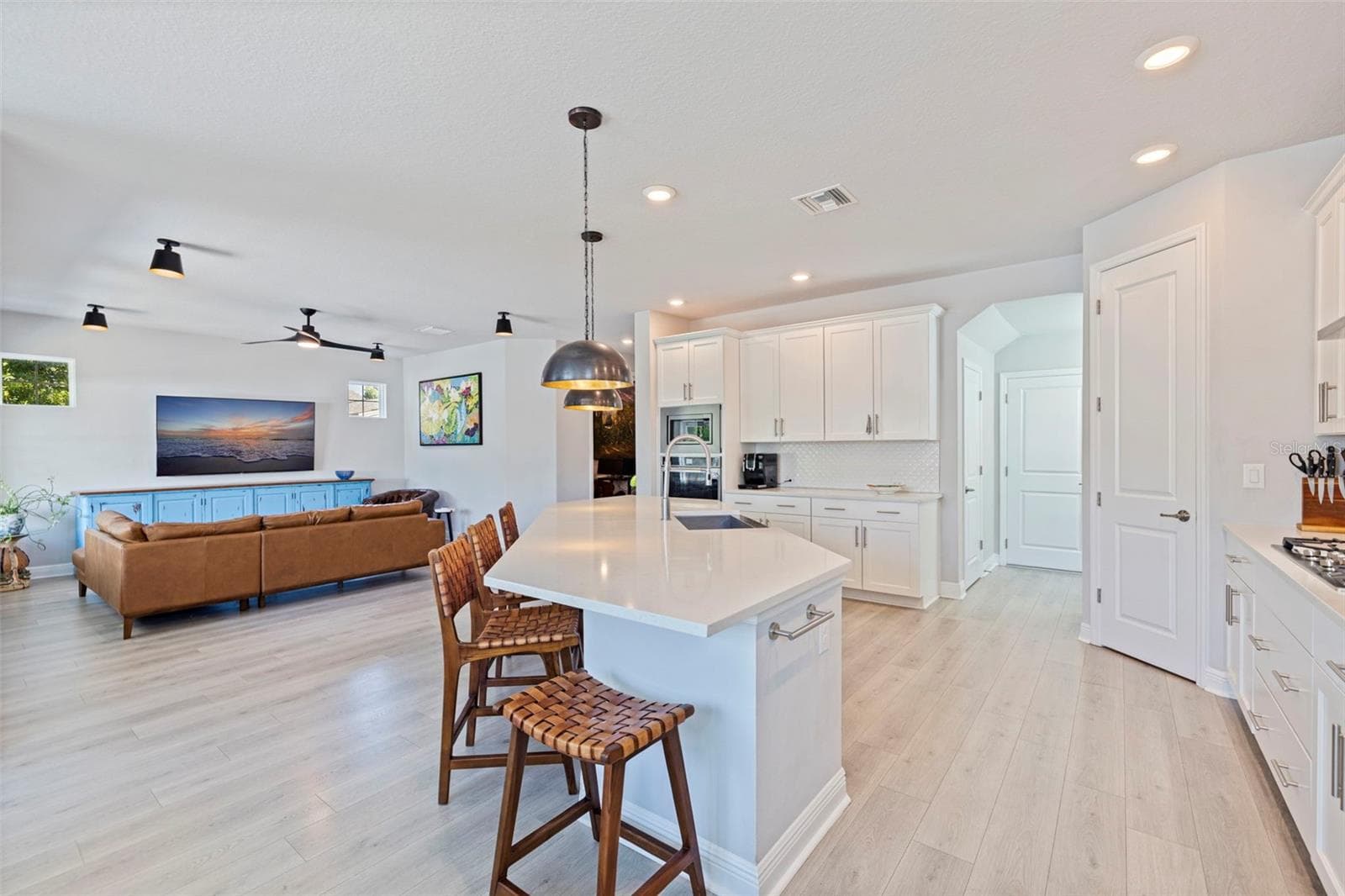 Single Family Residence at 4626 10TH AVE N, ST PETERSBURG, photo 13 of 47