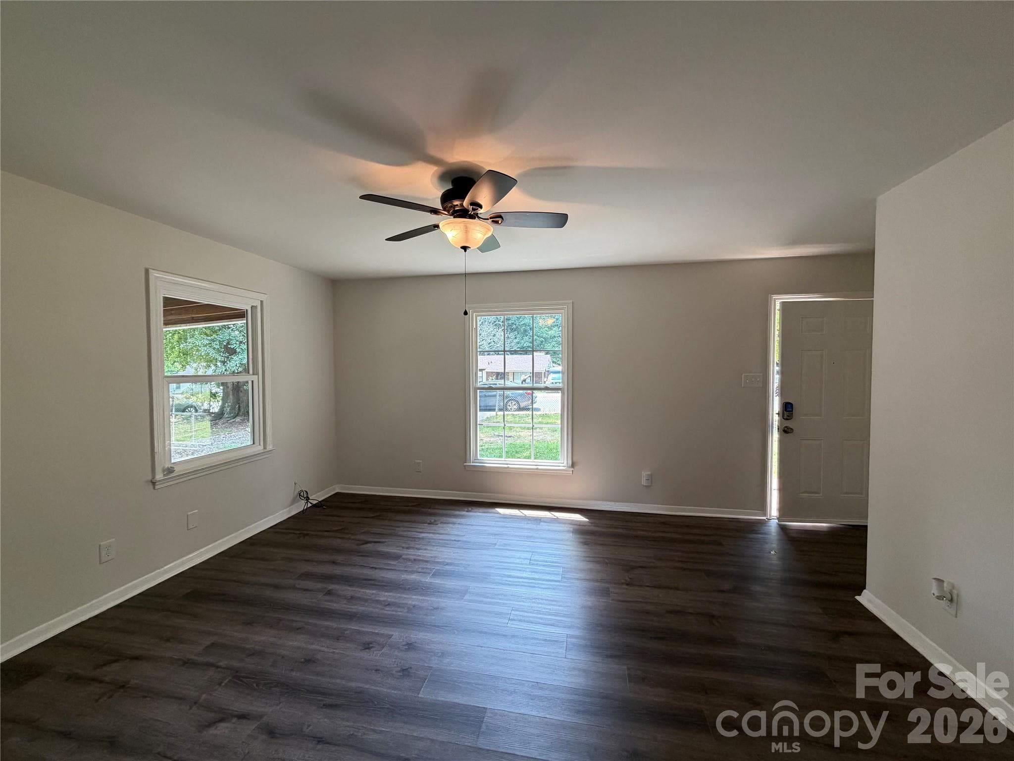 Single Family Residence at 728 Milan Road E, Charlotte, photo 8 of 20