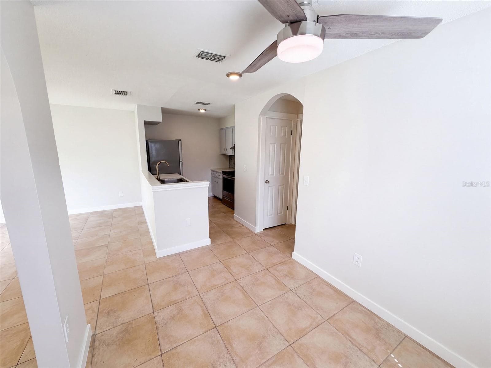 Townhouse at 411 DORCHESTER SQ, LAKE MARY, photo 8 of 19