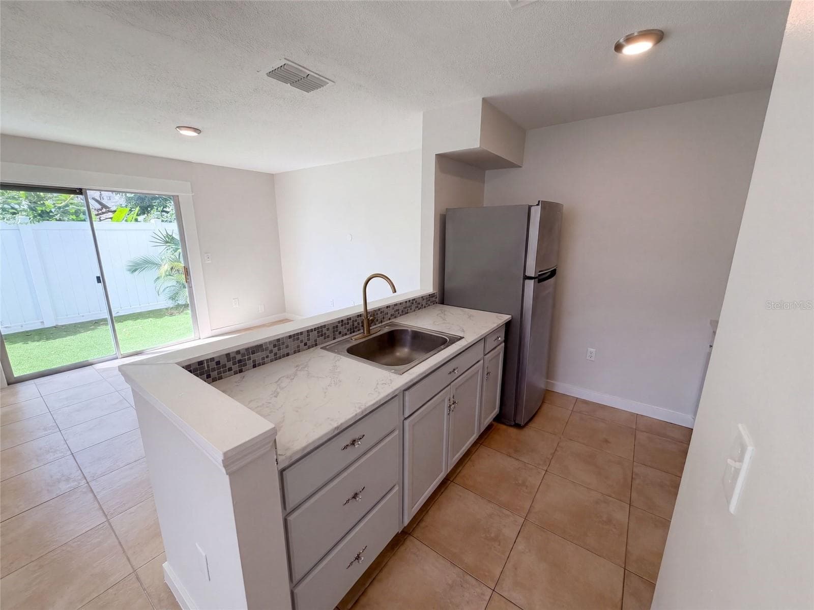 Townhouse at 411 DORCHESTER SQ, LAKE MARY, photo 11 of 19