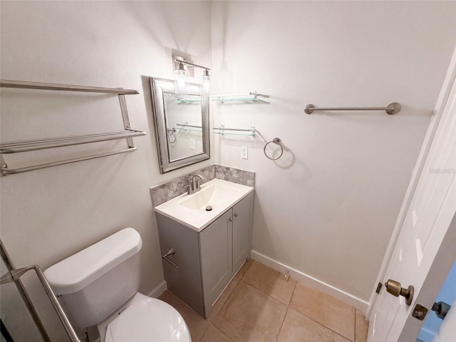 Townhouse at 411 DORCHESTER SQ, LAKE MARY, photo 15 of 19