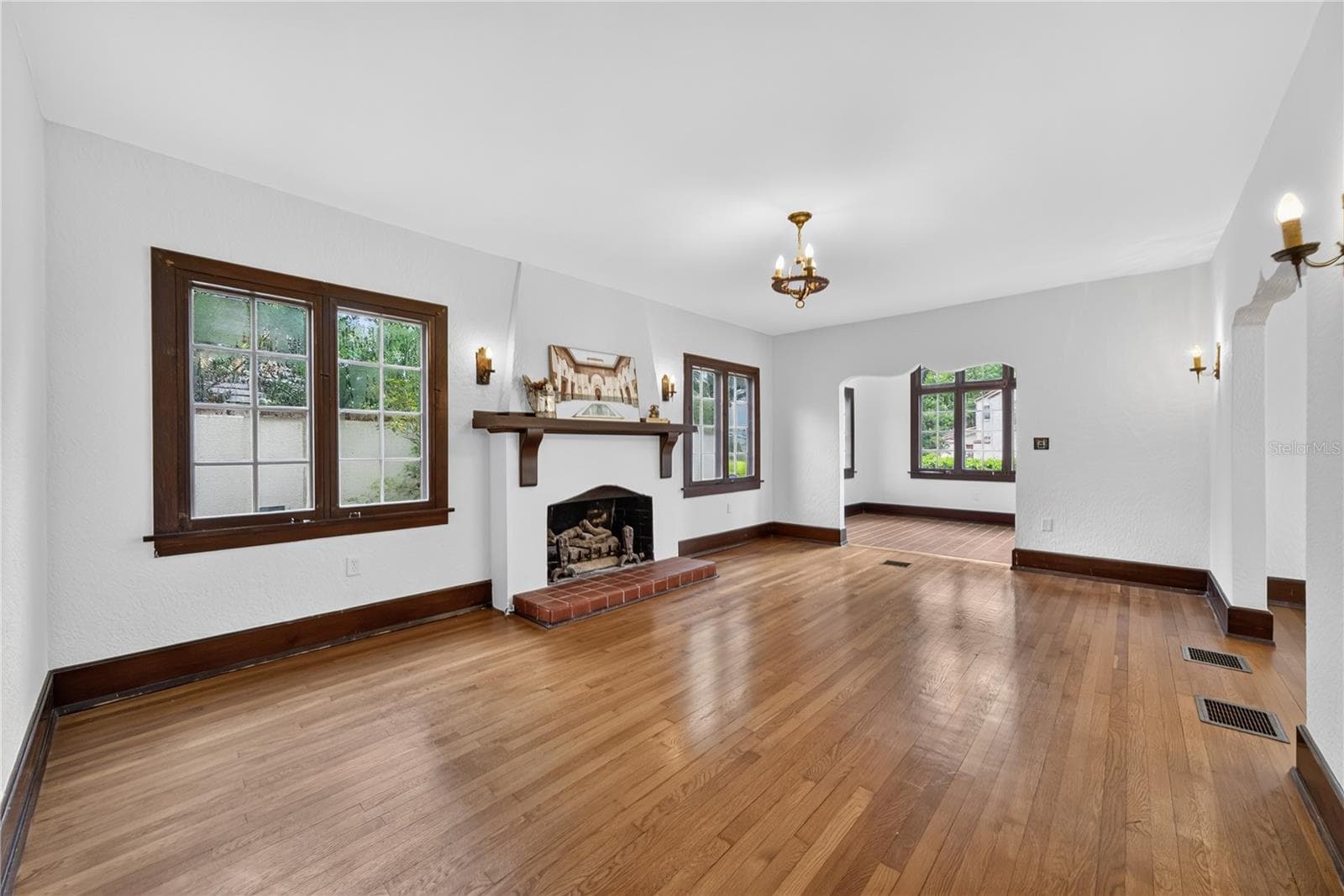 Single Family Residence at 1216 GOLDEN LN, ORLANDO, photo 12 of 54