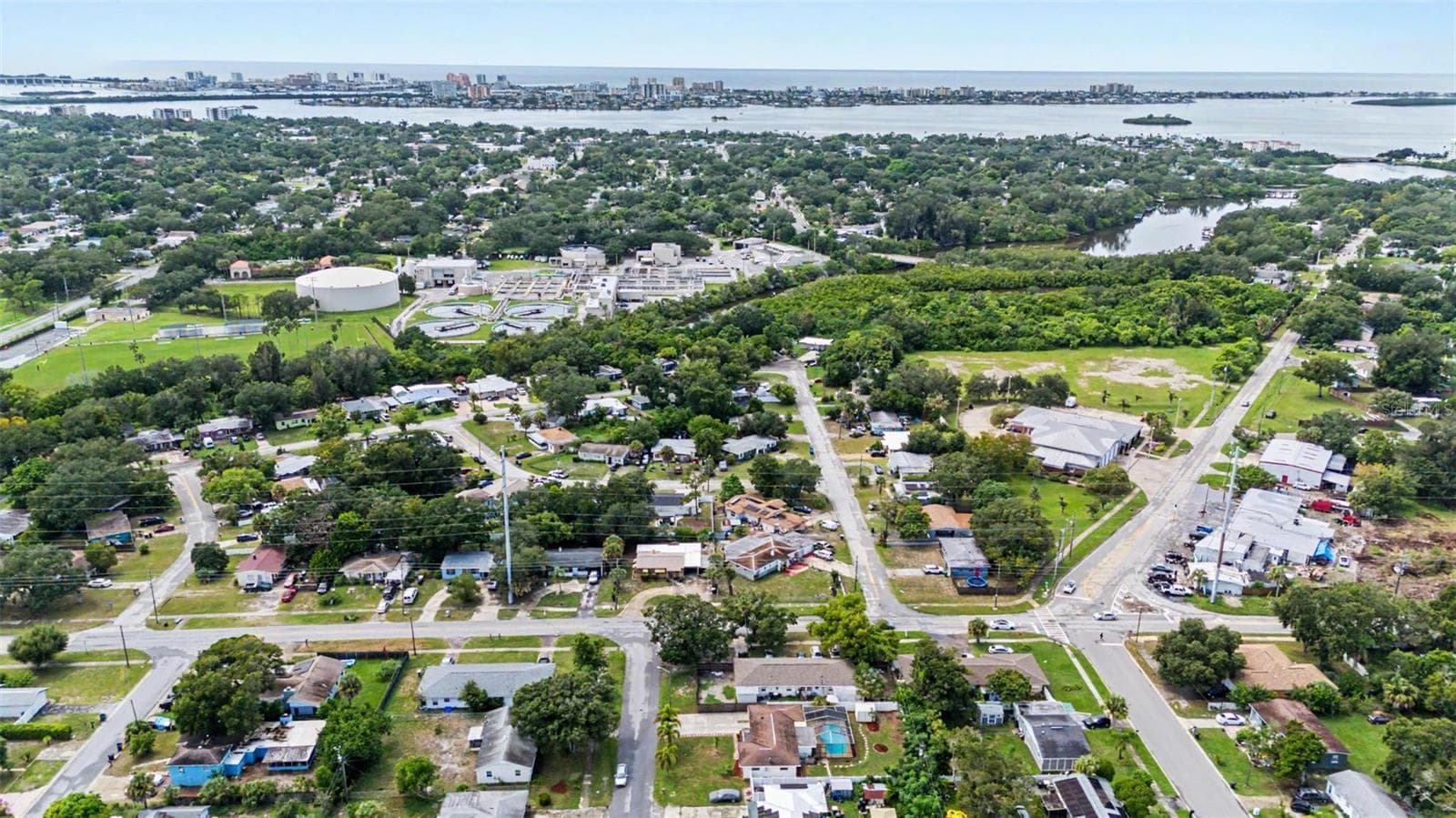 Single Family Residence at 1304 PARKWOOD ST, CLEARWATER, photo 33 of 35