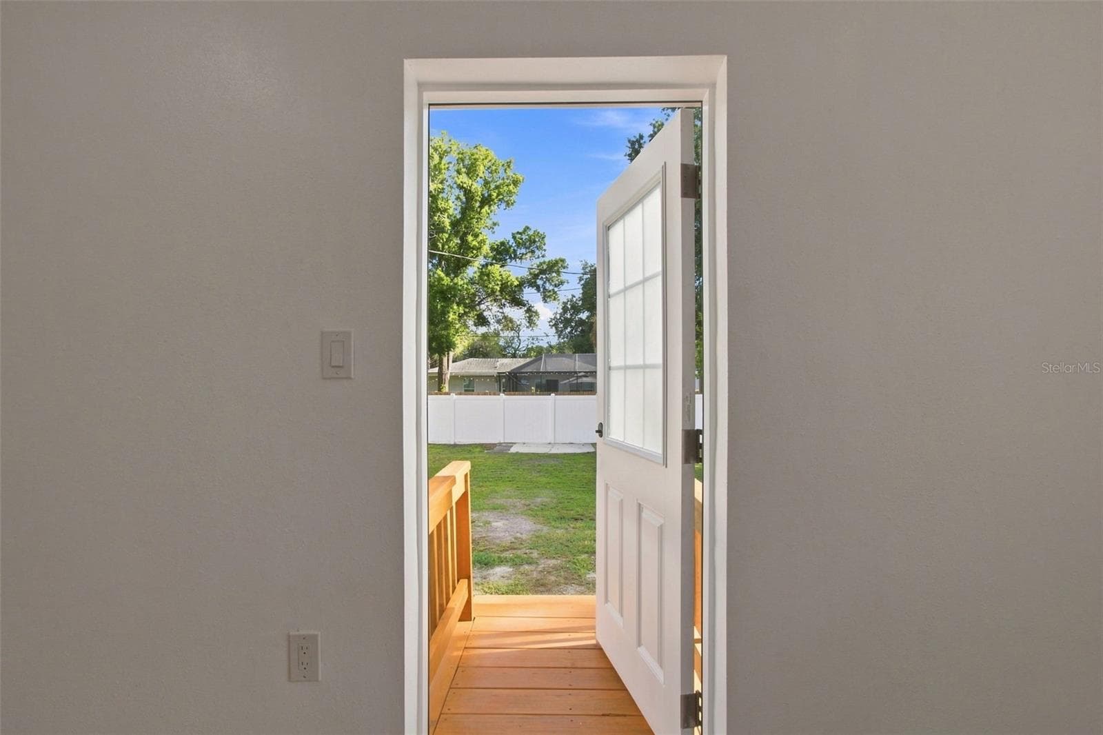 Single Family Residence at 1702 W JOHNSTON AVE, TAMPA, photo 59 of 74