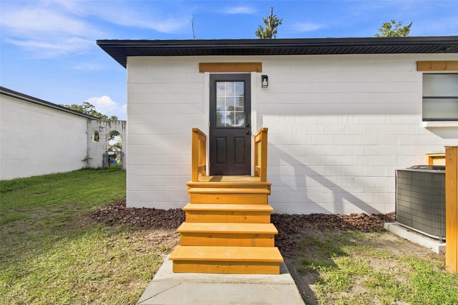 Single Family Residence at 1702 W JOHNSTON AVE, TAMPA, photo 60 of 74
