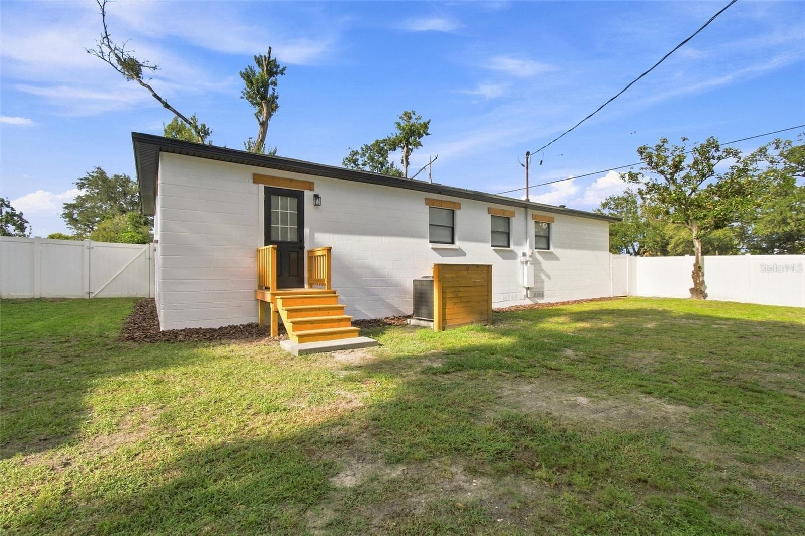 Single Family Residence at 1702 W JOHNSTON AVE, TAMPA, photo 64 of 74