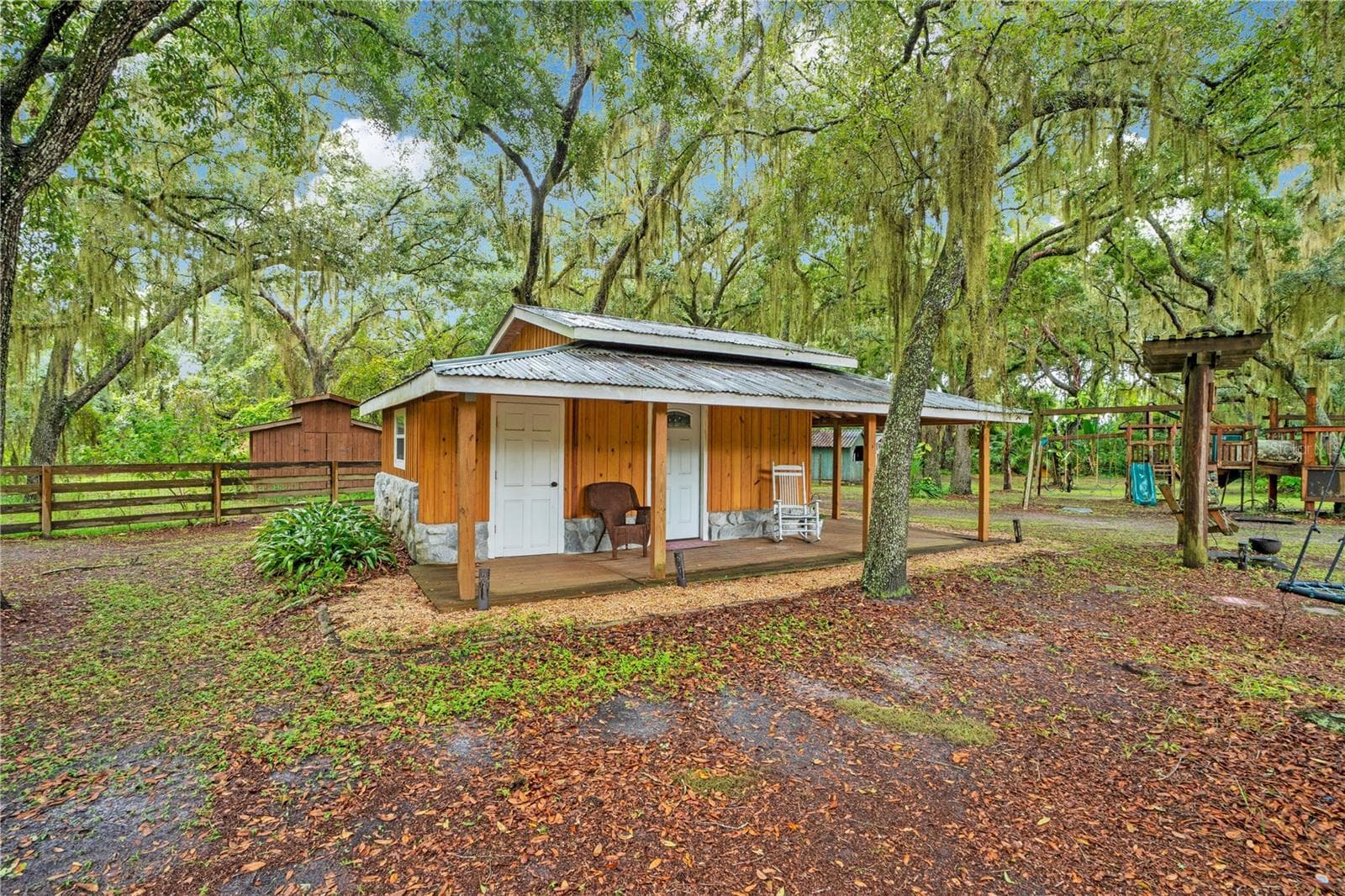 Bunk House with Private Restroom - 4410 MILDRED BASS RD, ST CLOUD