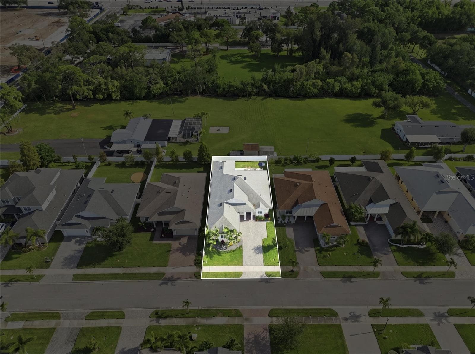 Single Family Residence at 2985 BREEZY MEADOWS DR, CLEARWATER, photo 2 of 48