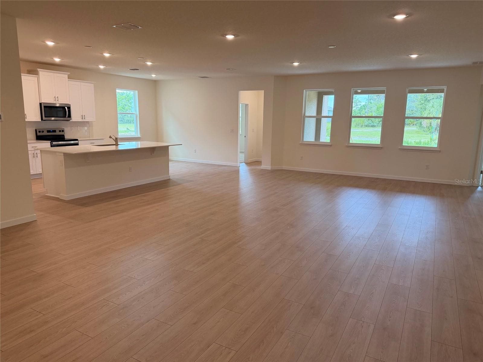 Single Family Residence at 3042 KINGSMAN TRL, ORMOND BEACH, photo 2 of 56