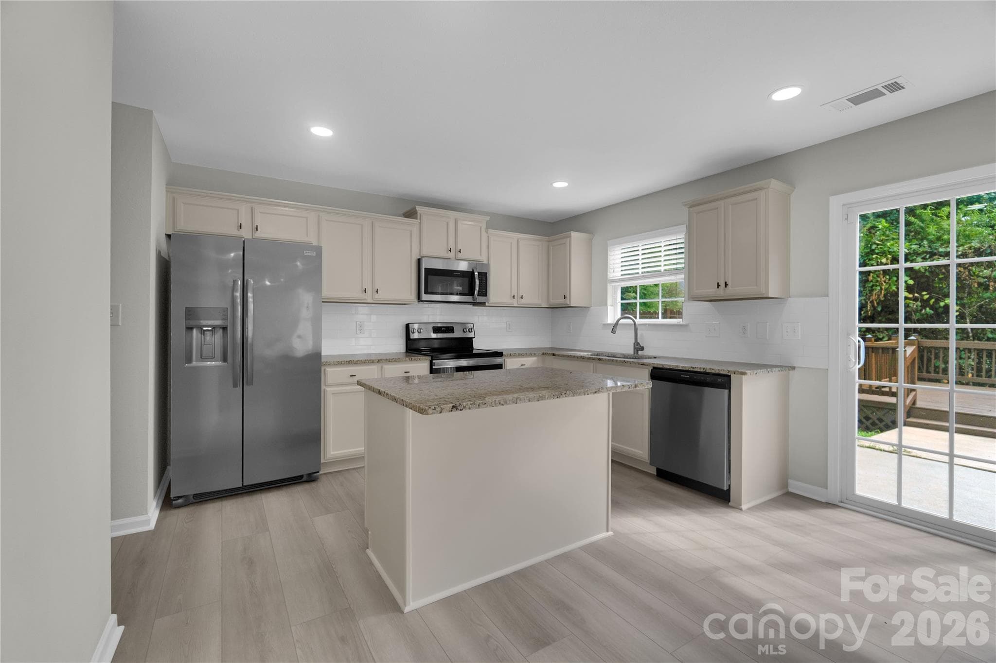 Single Family Residence at 3636 Alexander Forest Drive, Charlotte, photo 14 of 48