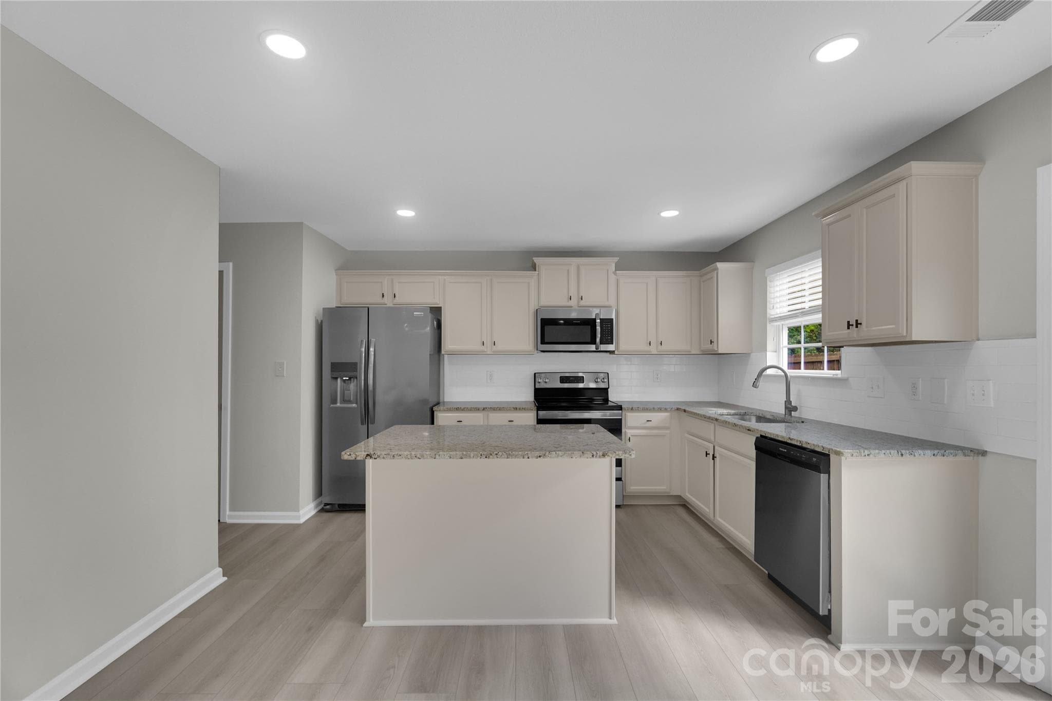 Single Family Residence at 3636 Alexander Forest Drive, Charlotte, photo 15 of 48
