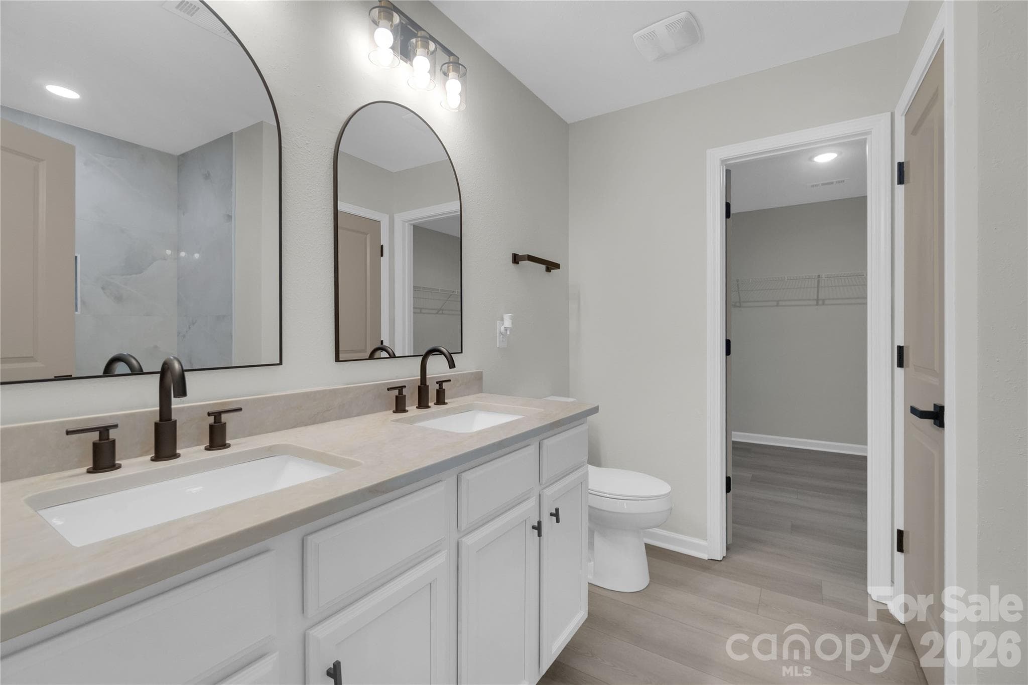 Single Family Residence at 3636 Alexander Forest Drive, Charlotte, photo 10 of 48