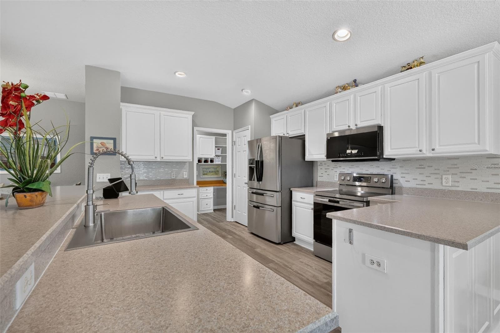 Single Family Residence at 9028 SE 120TH LOOP, SUMMERFIELD, photo 11 of 32