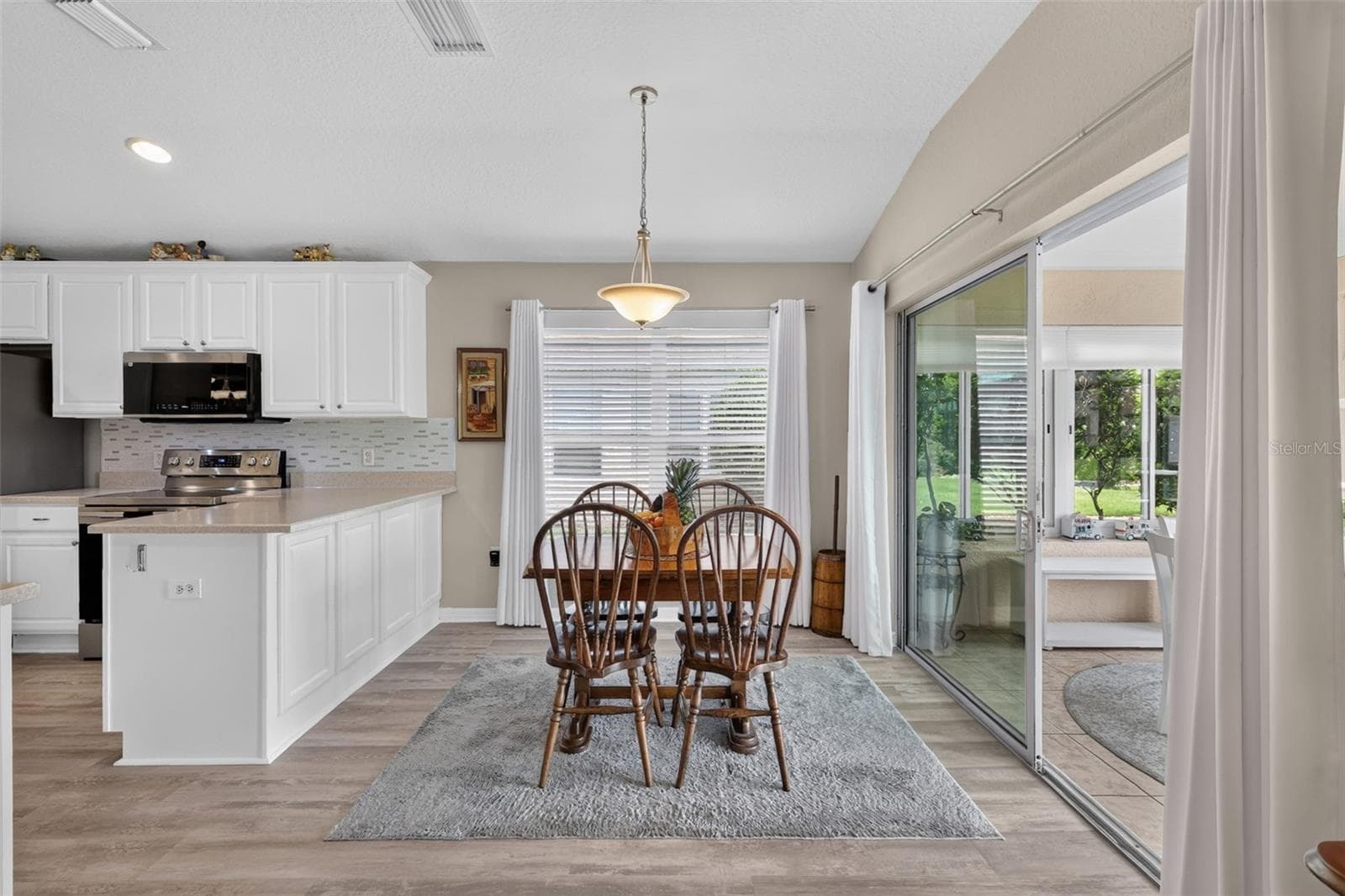 Single Family Residence at 9028 SE 120TH LOOP, SUMMERFIELD, photo 12 of 32