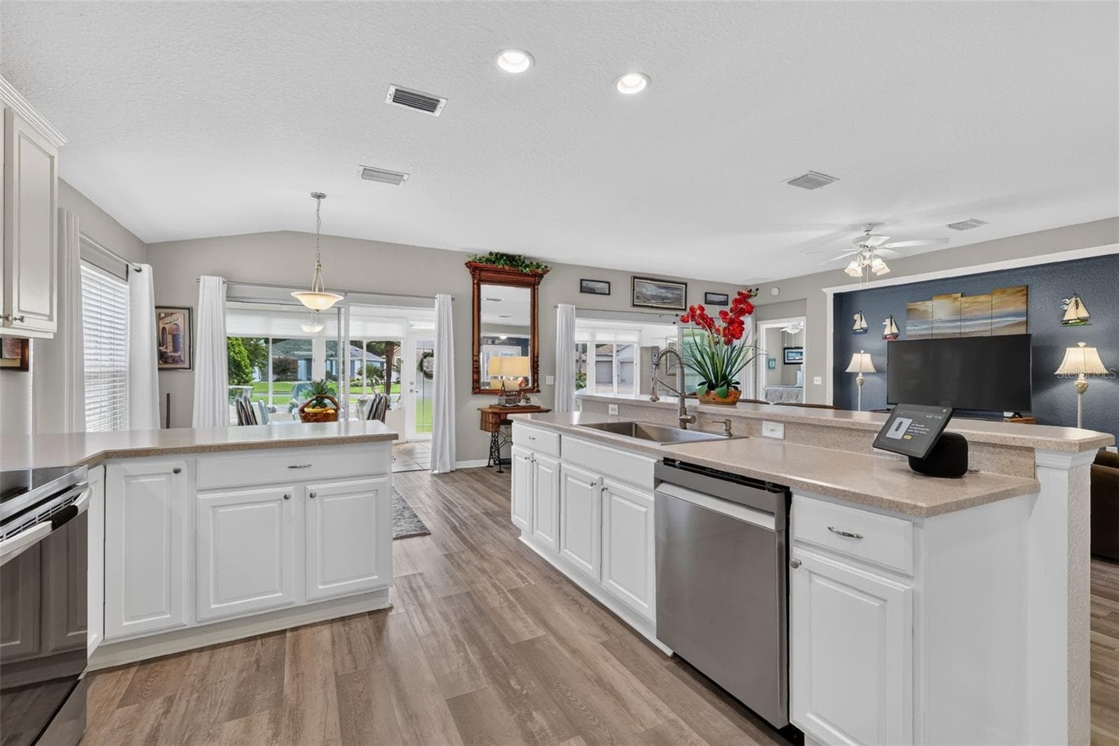 Single Family Residence at 9028 SE 120TH LOOP, SUMMERFIELD, photo 14 of 32
