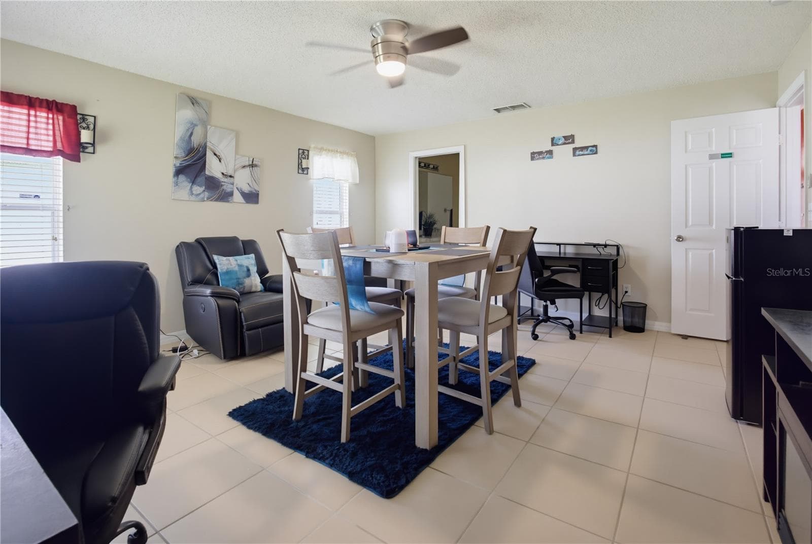 Single Family Residence at 672 BASINGSTOKE CT, KISSIMMEE, photo 5 of 28