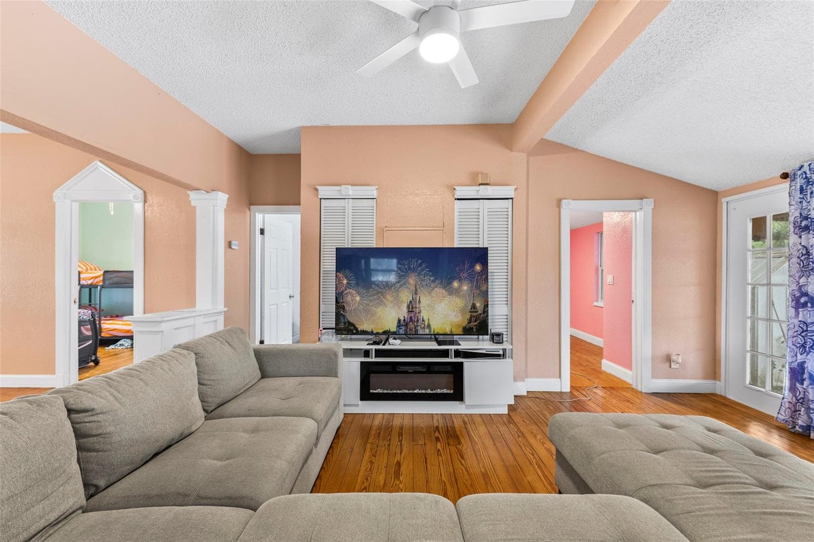 Single Family Residence at 1031 WALTHAM AVE, ORLANDO, photo 6 of 30