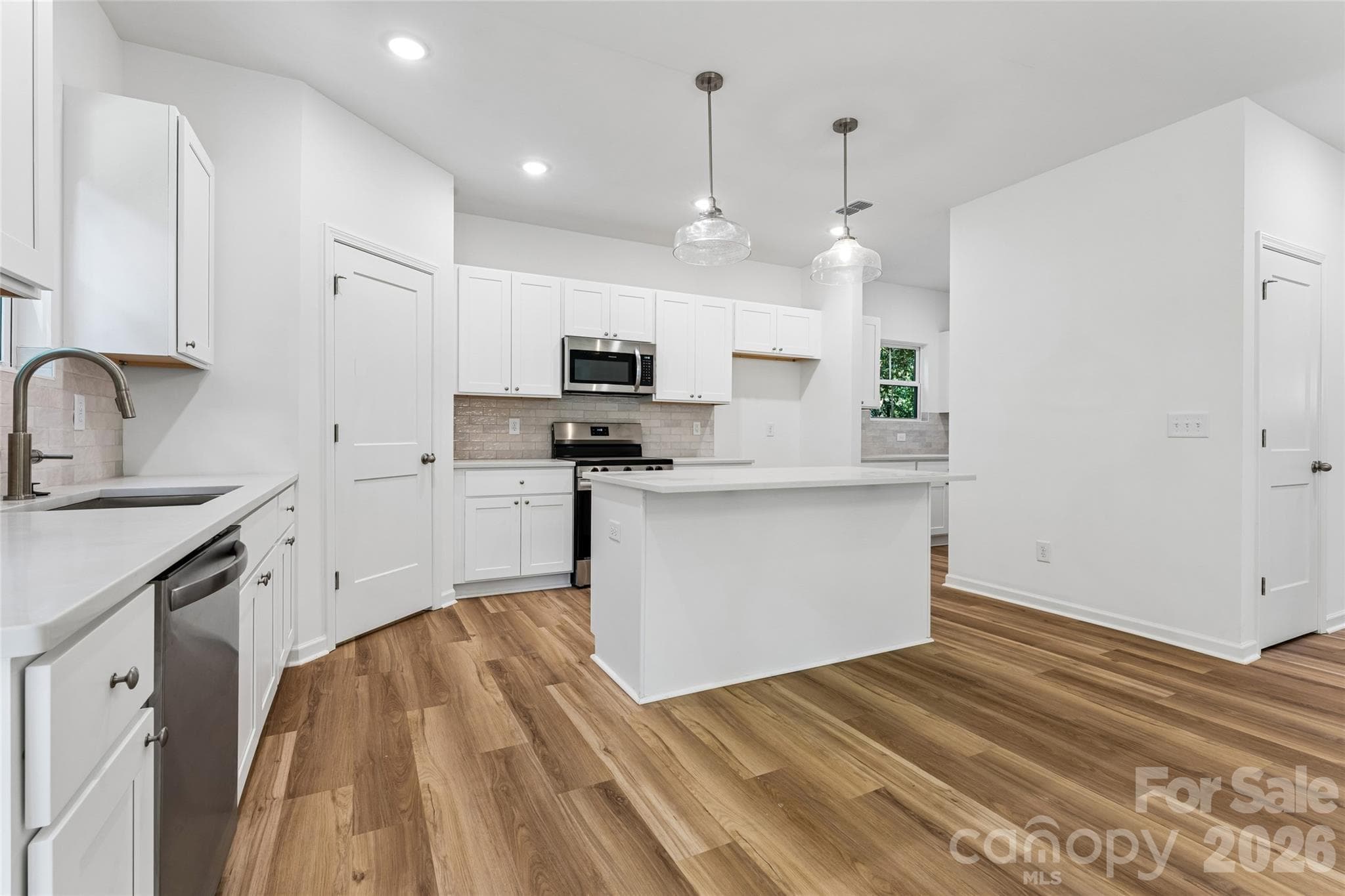 Single Family Residence at 8216 Willhill Road, Mint Hill, photo 15 of 44