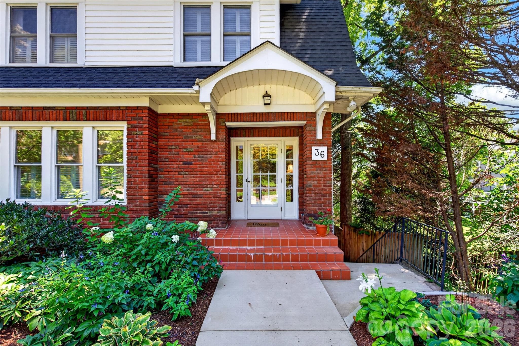 Single Family Residence at 36 Mount Vernon Circle, Asheville, photo 2 of 48