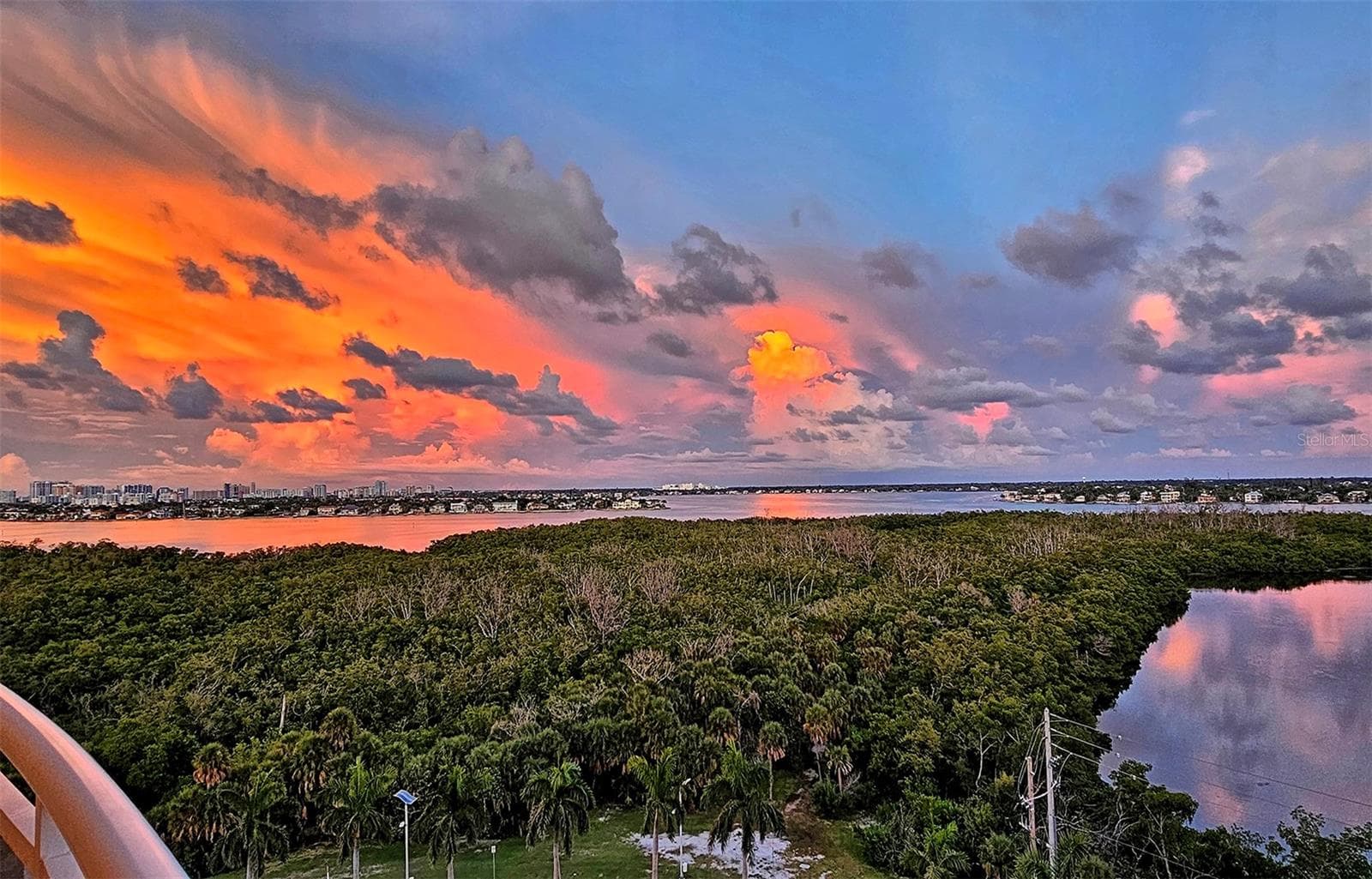 Condominium at 1300 BENJAMIN FRANKLIN DR #809, SARASOTA, photo 24 of 92