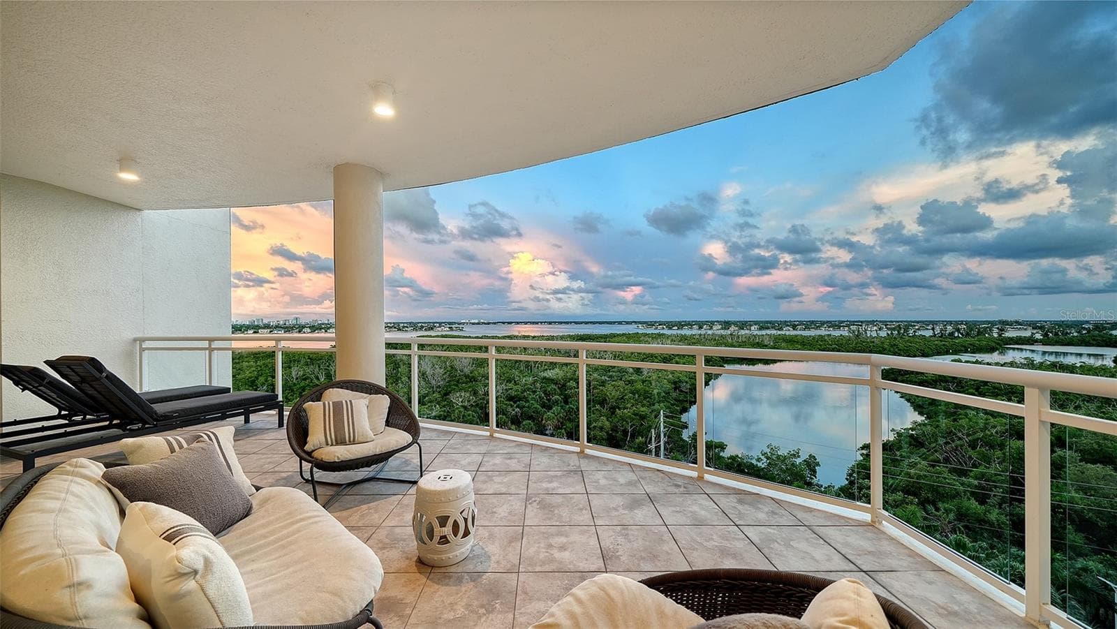 Condominium at 1300 BENJAMIN FRANKLIN DR #809, SARASOTA, photo 27 of 92