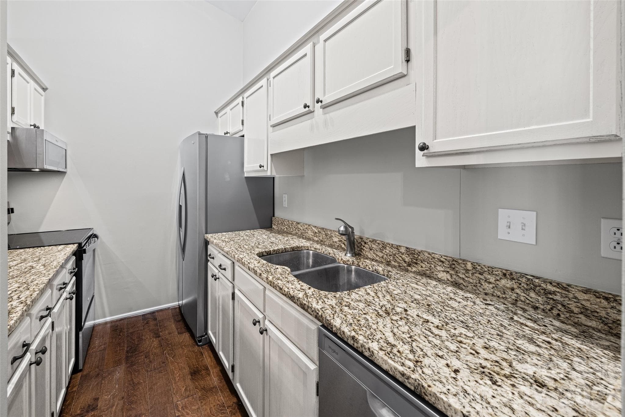 Stainless steel appliances include microwave, oven, fridge, and dishwasher - 4160 Charlotte Highway, Lake Wylie