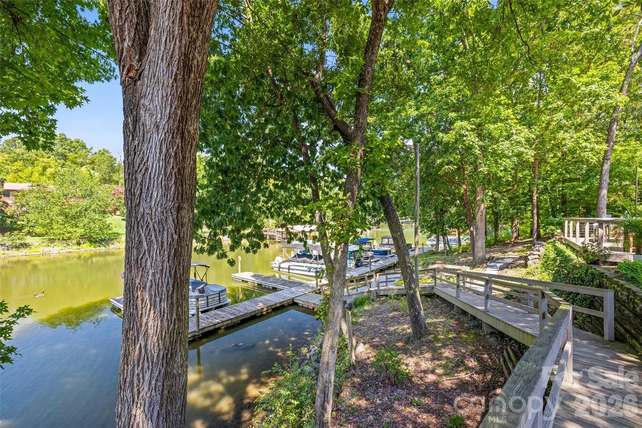 Private neighborhood dock you can drop in your canoe - 4160 Charlotte Highway, Lake Wylie