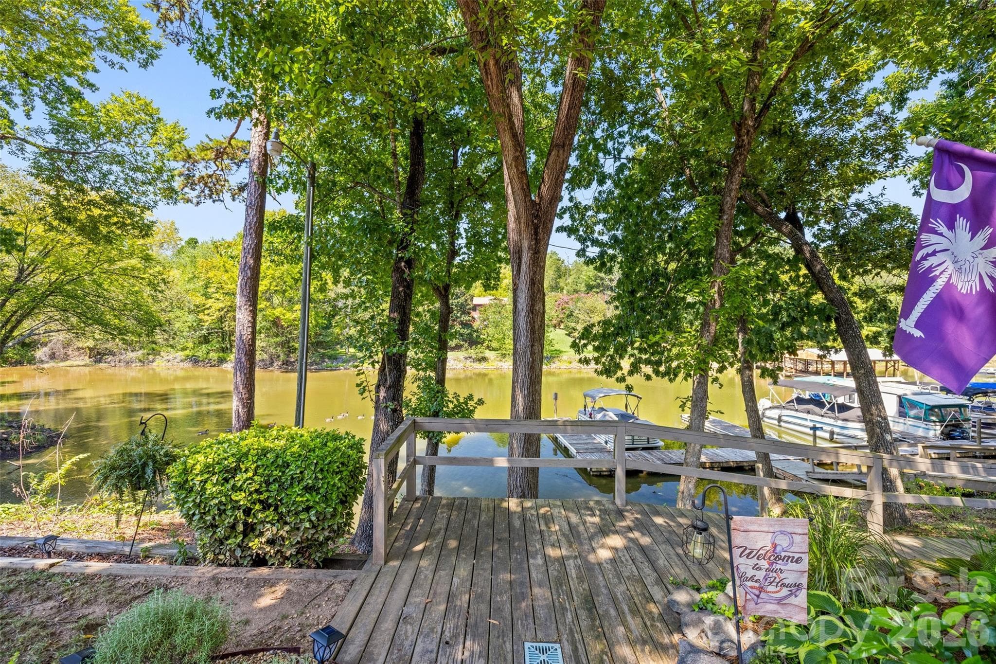 Private neighborhood dock. Boat slip is not included - 4160 Charlotte Highway, Lake Wylie