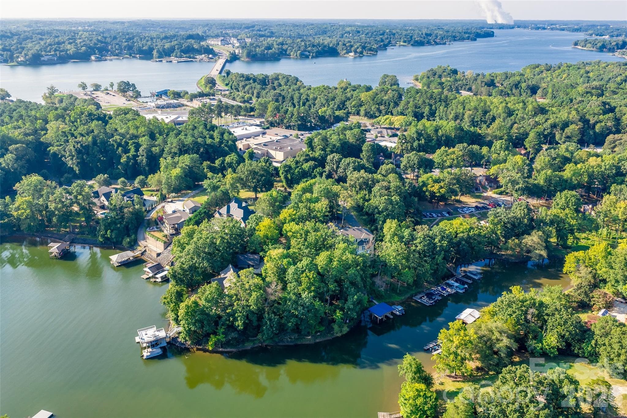 Lakeside living - 4160 Charlotte Highway, Lake Wylie