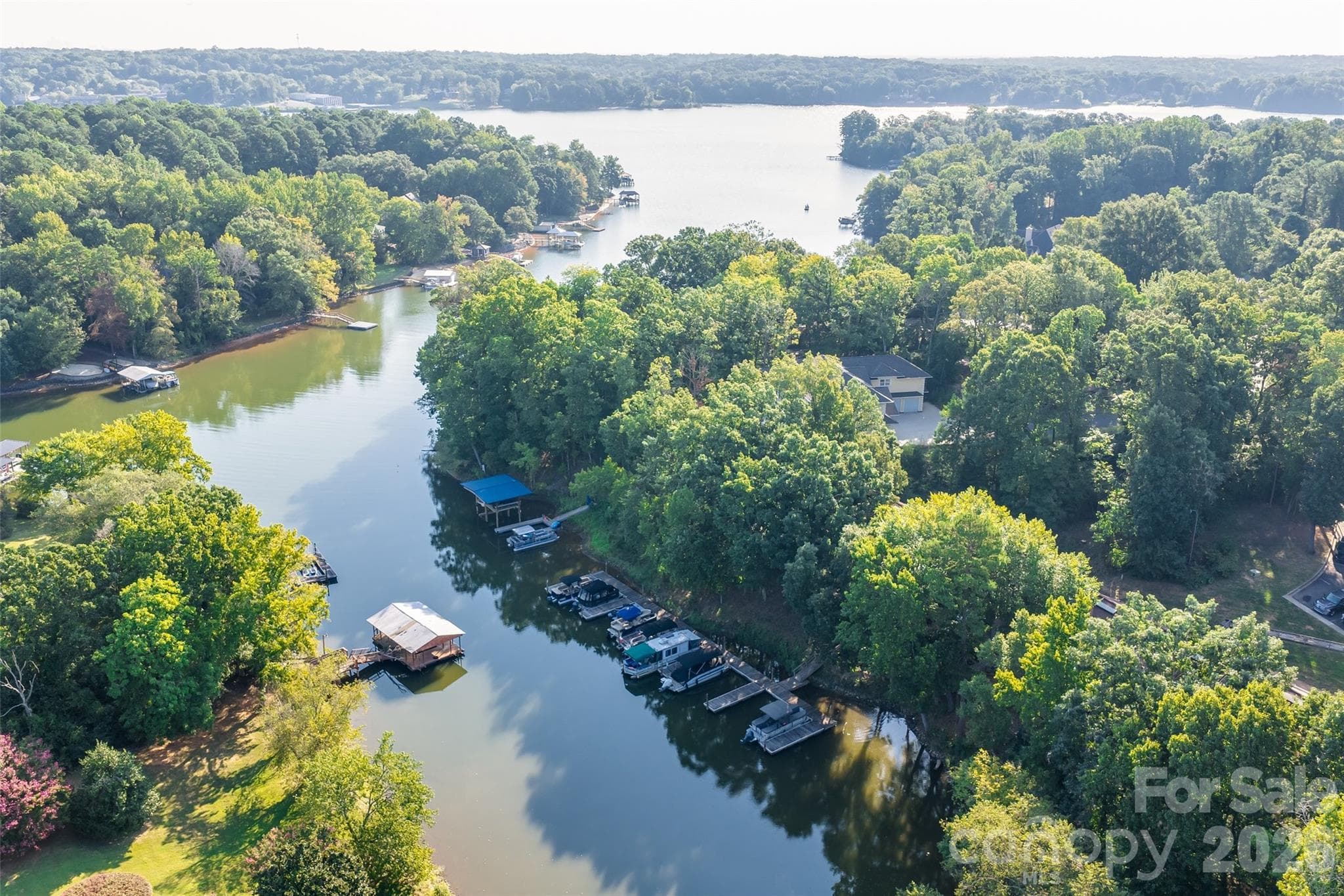 Tucked away close to Lake Wylie - 4160 Charlotte Highway, Lake Wylie