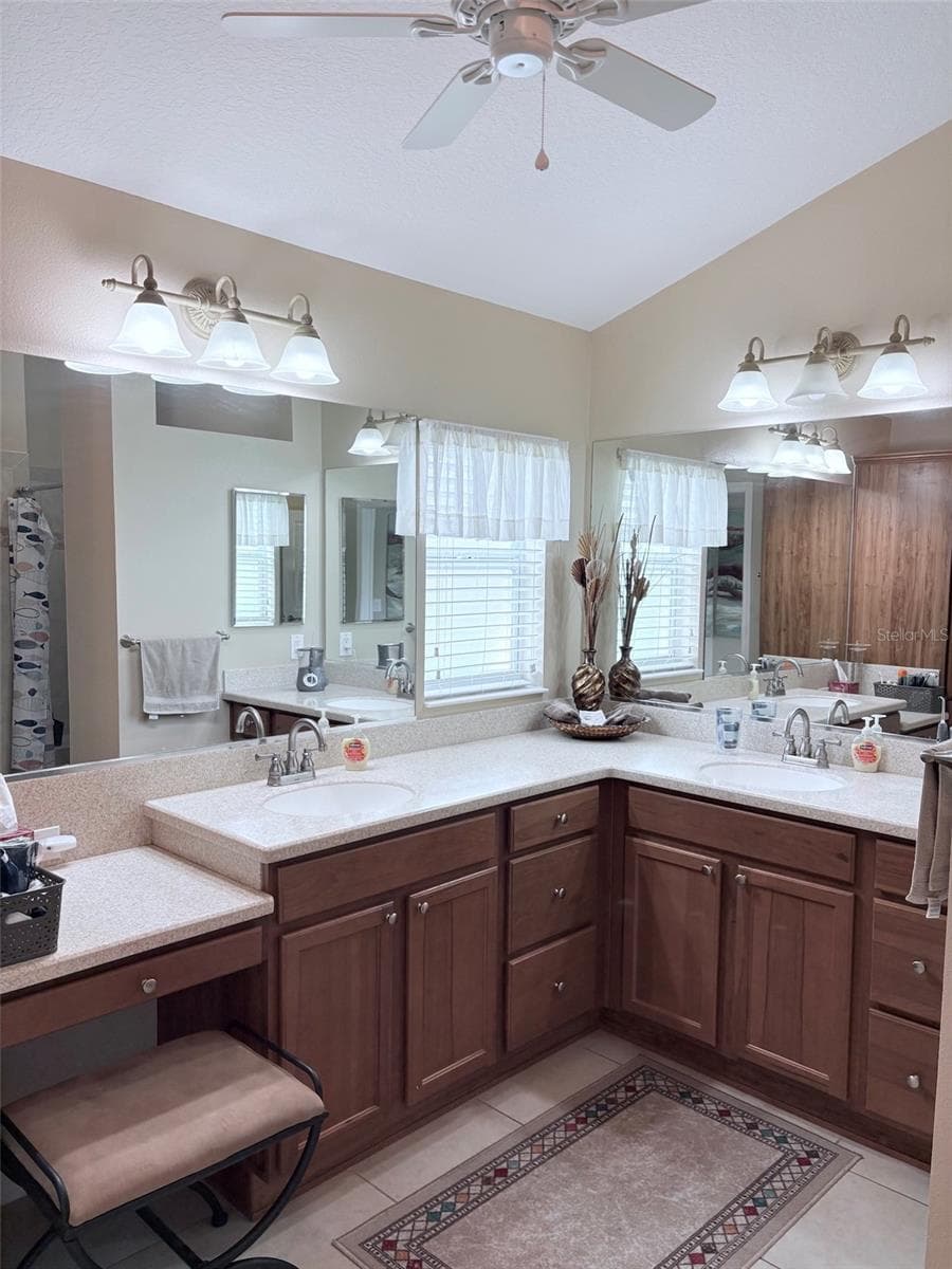 Single Family Residence at 965 JOINER PL, THE VILLAGES, photo 17 of 25