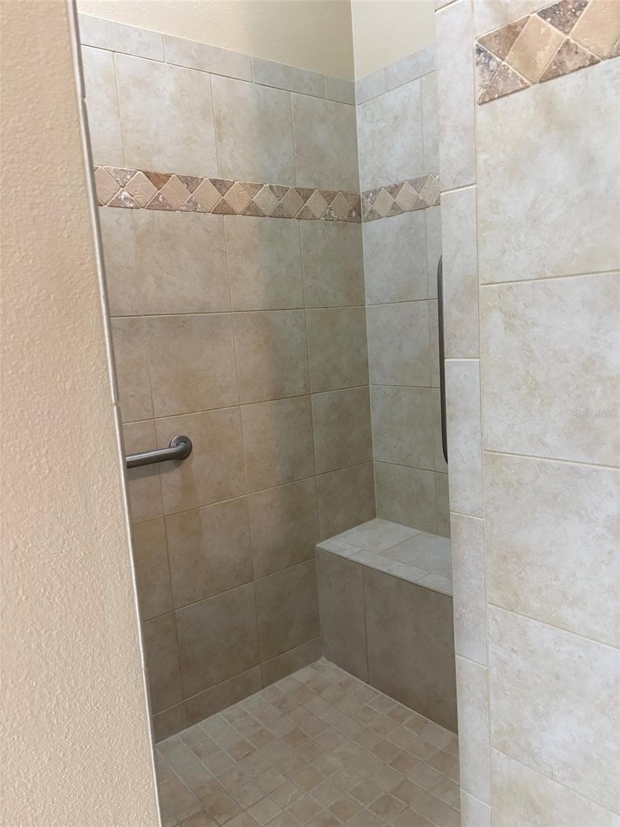 Single Family Residence at 965 JOINER PL, THE VILLAGES, photo 18 of 25