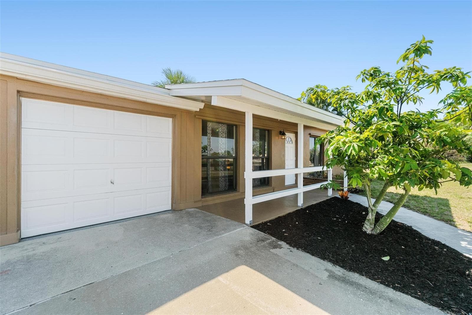 Single Family Residence at 3074 BROADPOINT DR, PUNTA GORDA, photo 2 of 25