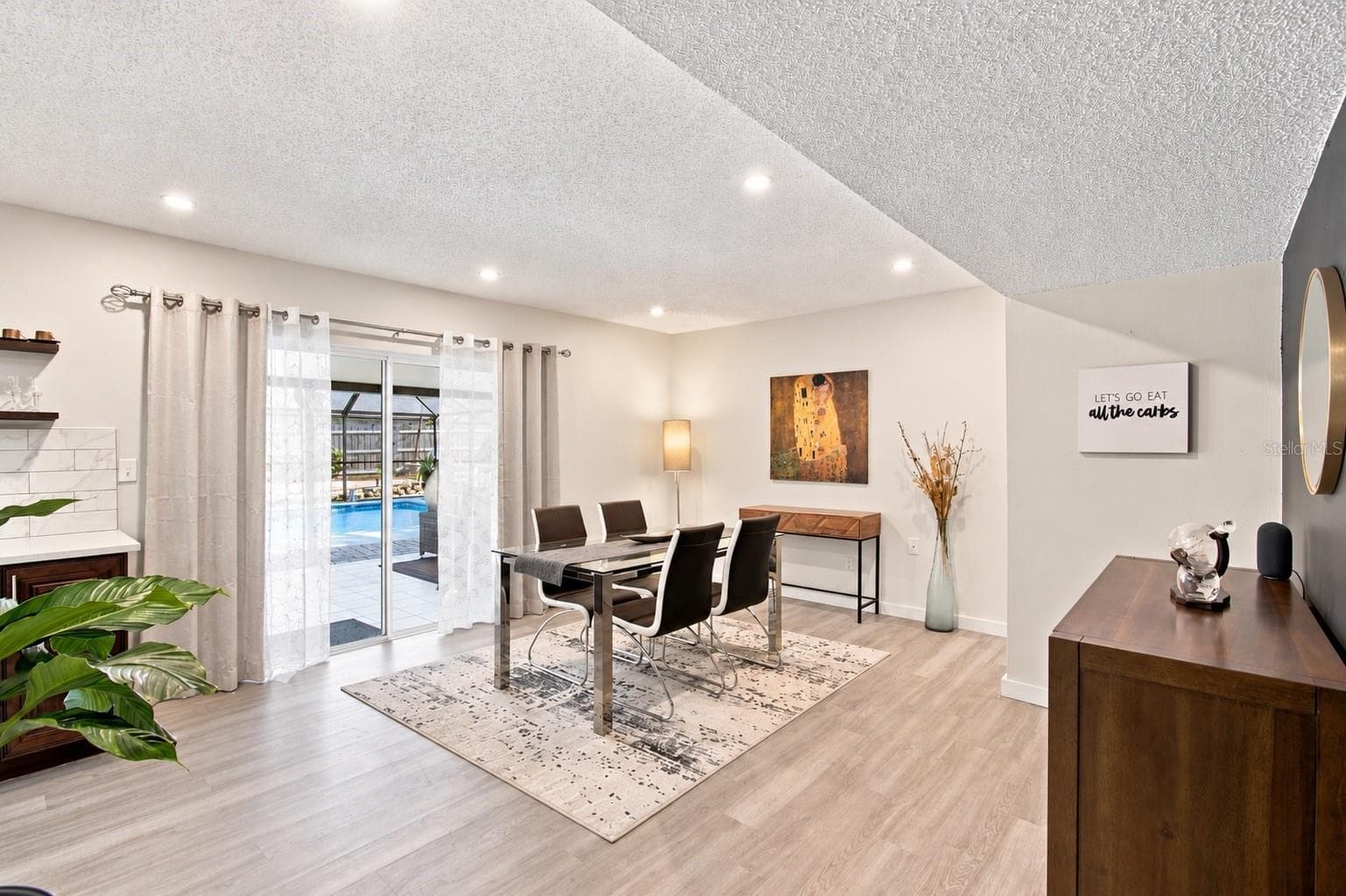 Single Family Residence at 626 FOREST HILLS DR, BRANDON, photo 8 of 38