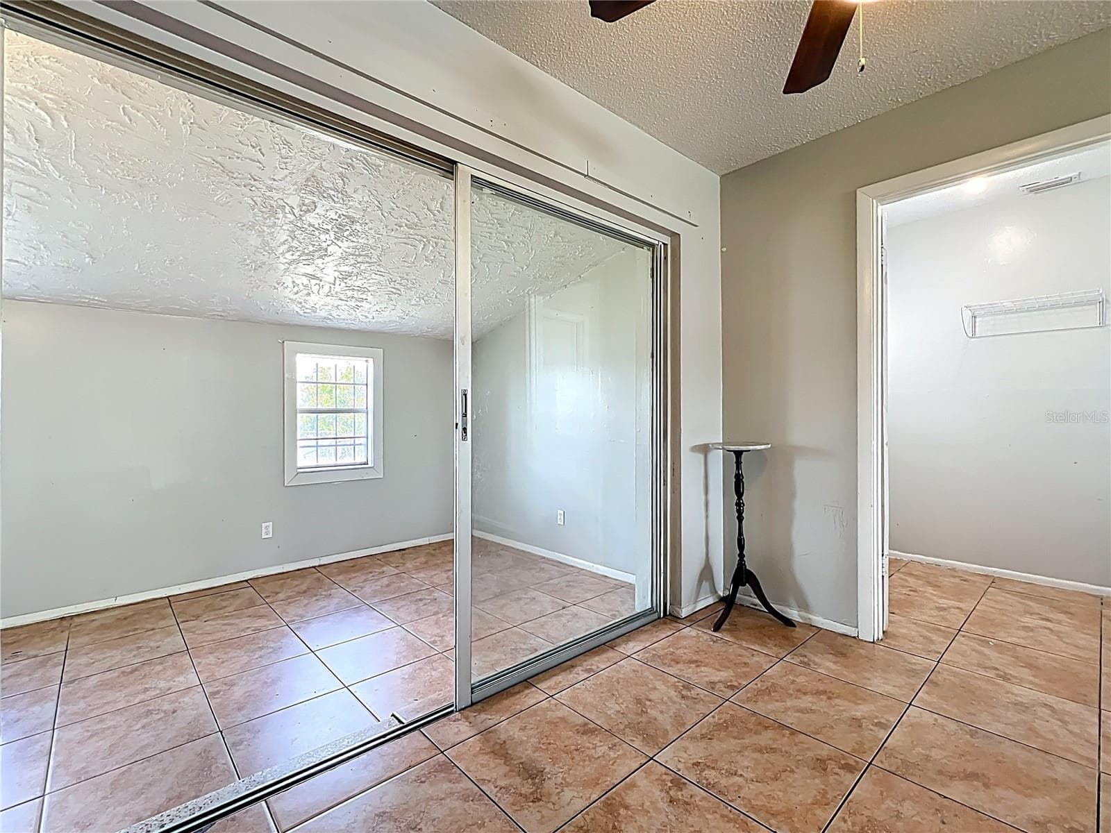 Single Family Residence at 4343 LAKE RICHMOND DR, ORLANDO, photo 4 of 14