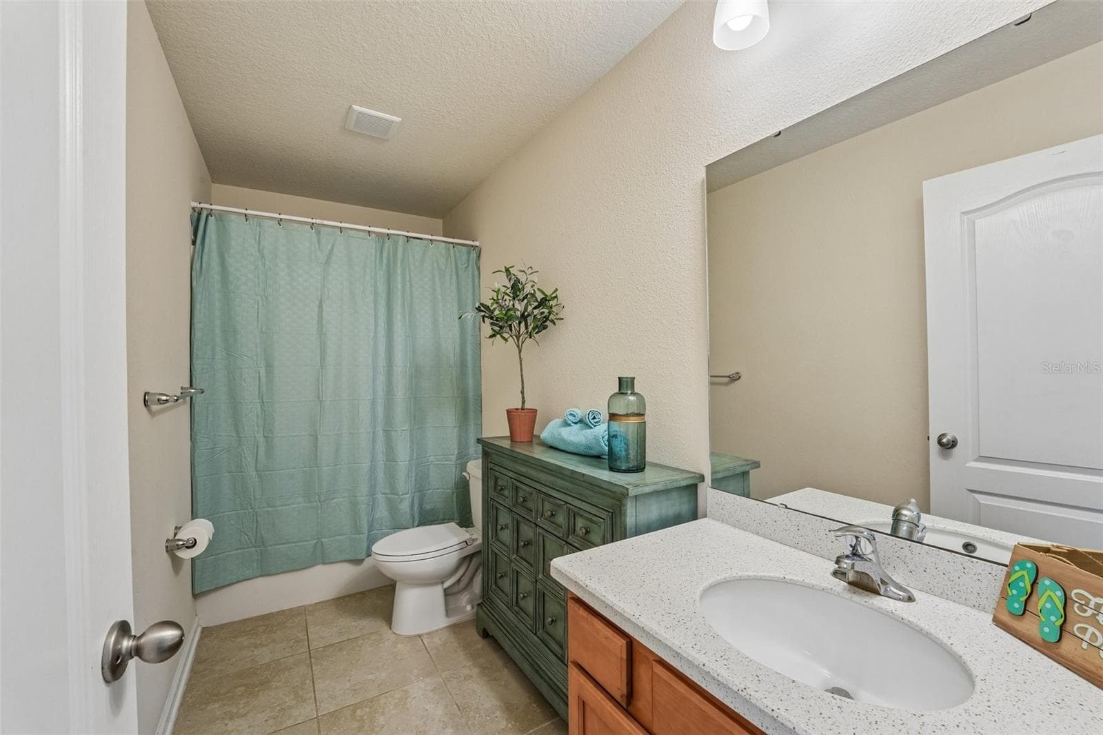 Guest bathroom - 353 CRESCENT KEY DR, ST AUGUSTINE