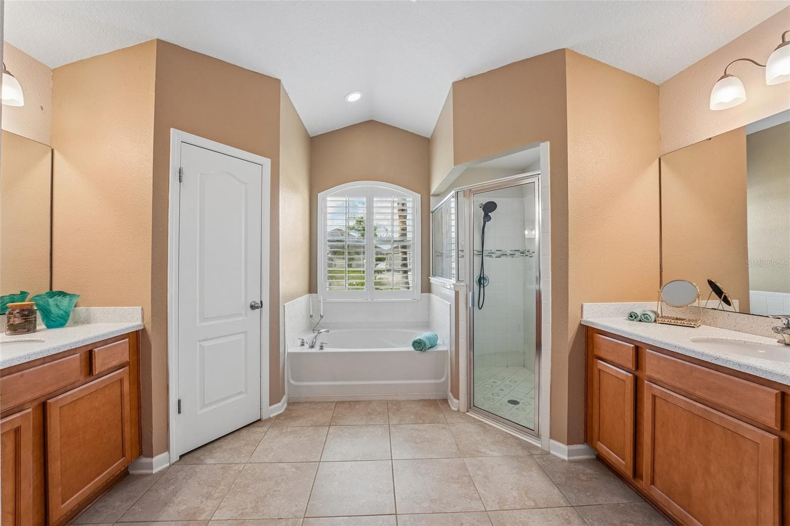 Primary bath, freshly painted - 353 CRESCENT KEY DR, ST AUGUSTINE