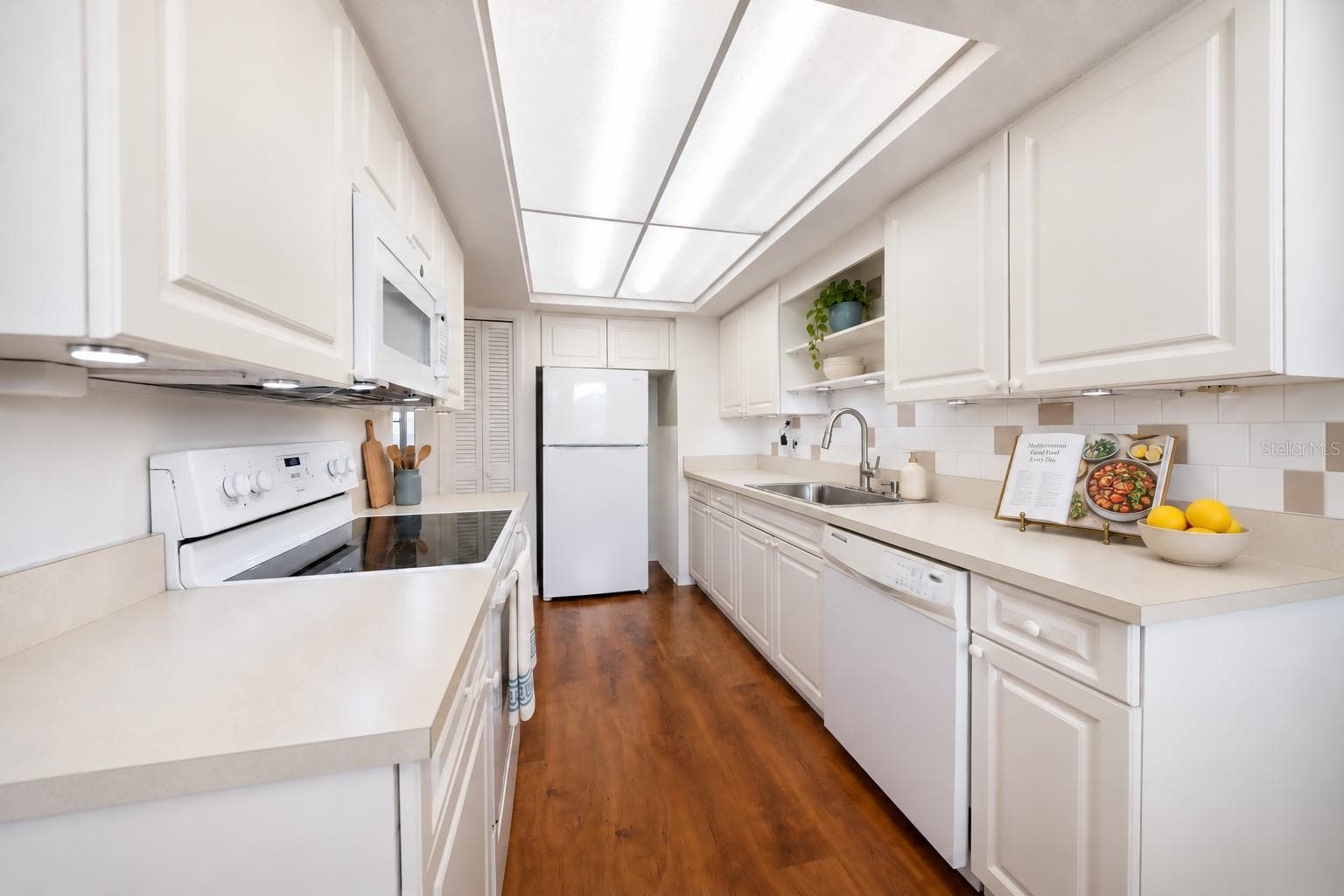 Condominium at 2507 BENEVA RD #6, SARASOTA, photo 11 of 35