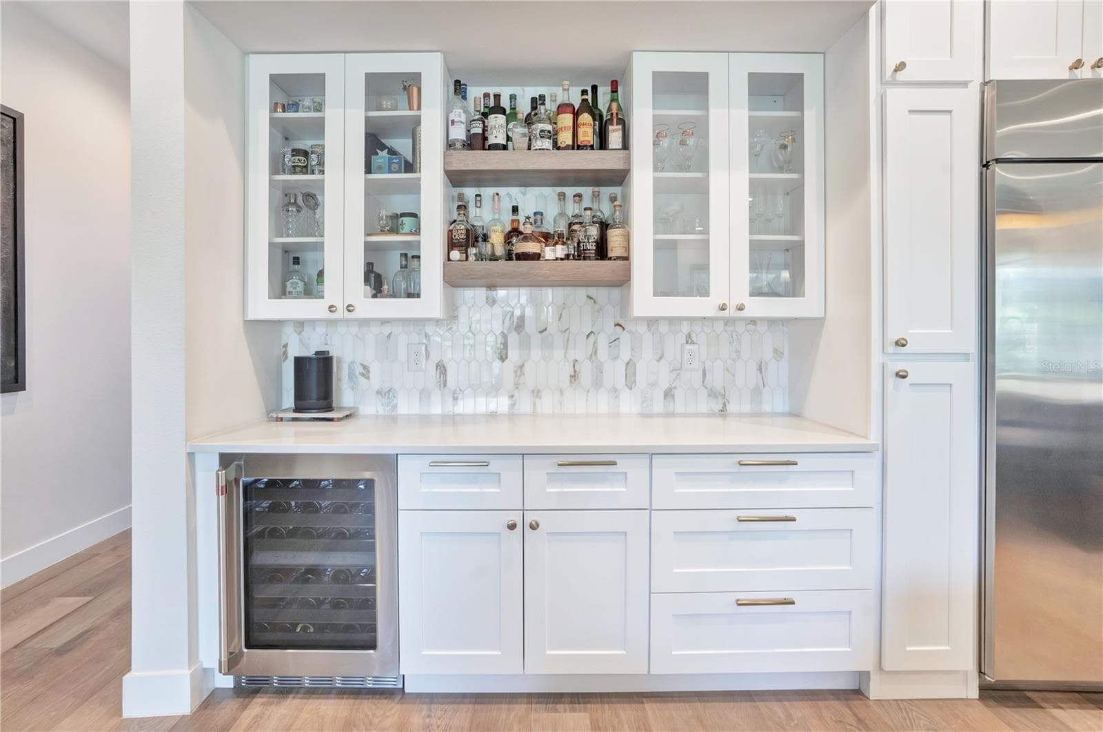 wet bar in living room - 1927 S LAKEMONT AVE, WINTER PARK