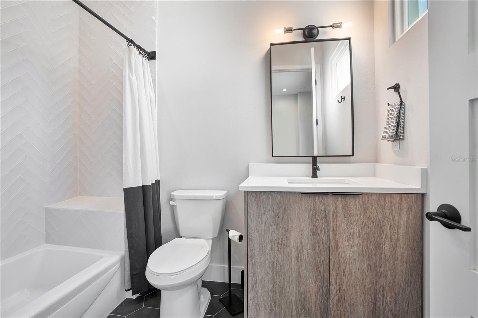 Ensuite bath in exercise room - 1927 S LAKEMONT AVE, WINTER PARK