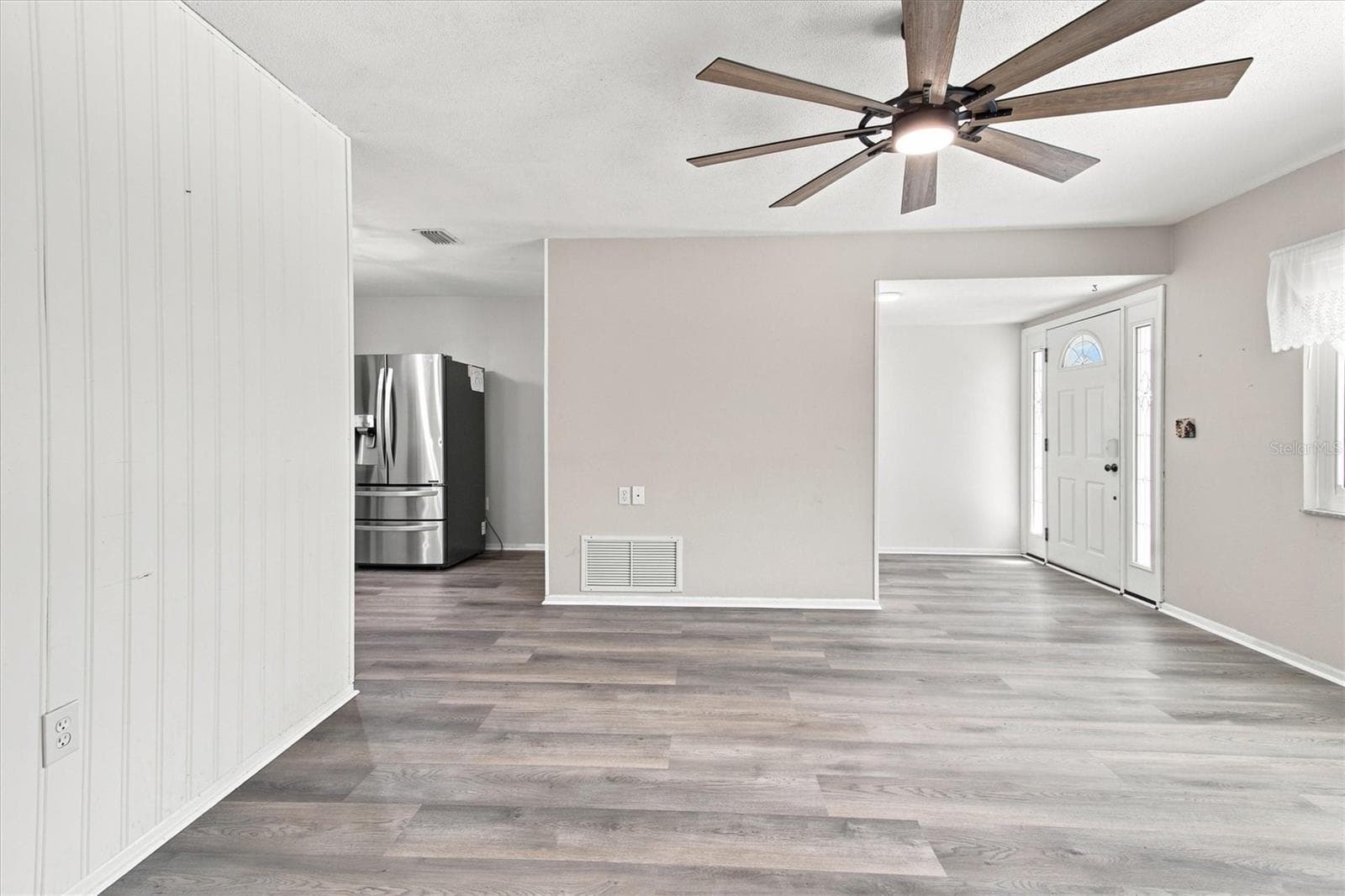 Single Family Residence at 35505 CRESCENT DR, FRUITLAND PARK, photo 9 of 50