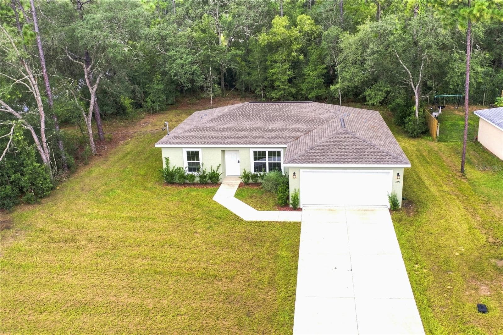 Long Driveway - 7390 N IRELAND DR, DUNNELLON