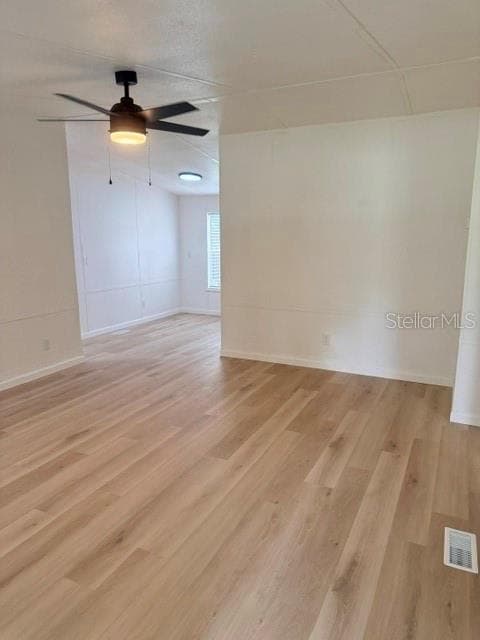 Manufactured Home at 9713 XENIA ST, NEW PORT RICHEY, photo 4 of 17