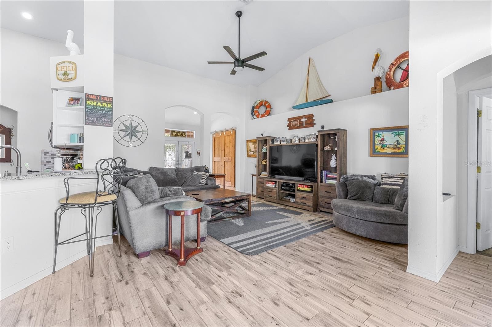 Single Family Residence at 17012 FALCONRIDGE RD, LITHIA, photo 21 of 100
