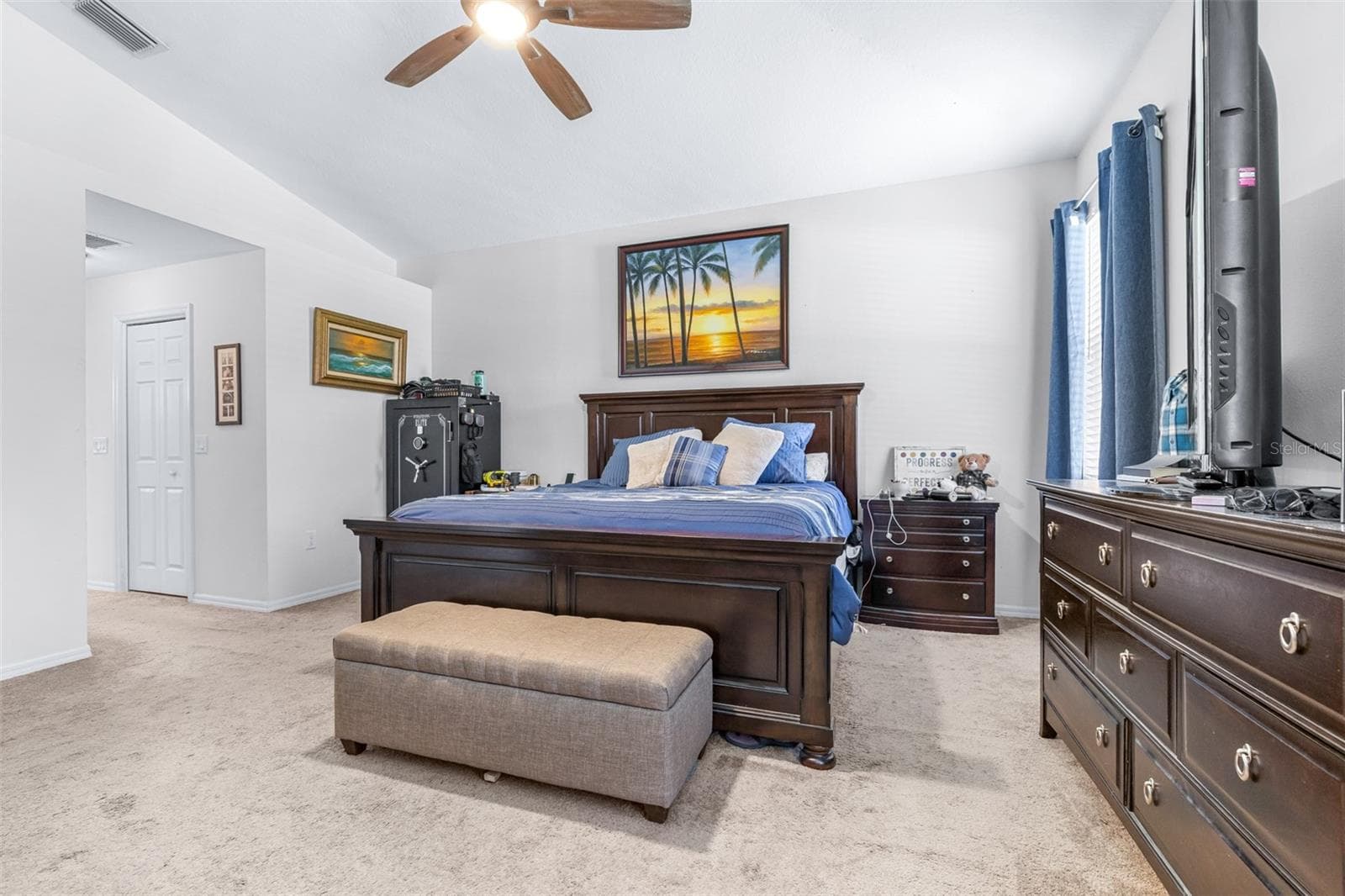 Single Family Residence at 17012 FALCONRIDGE RD, LITHIA, photo 33 of 100