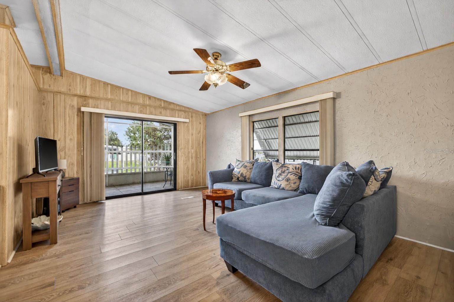 Wood plank laminate floors - 7880 54TH AVE N #38, ST PETERSBURG