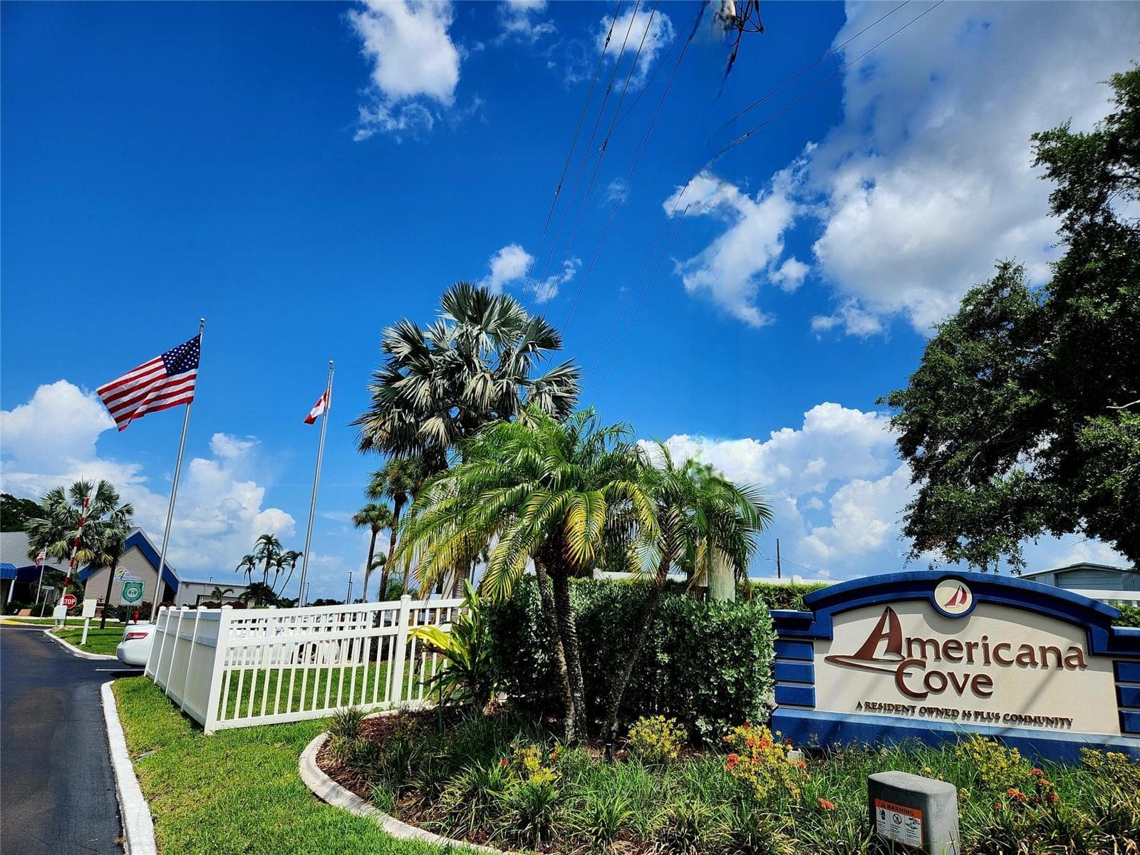 Gated Community - 636 MOUNT PINEY AVE NE #702, ST PETERSBURG